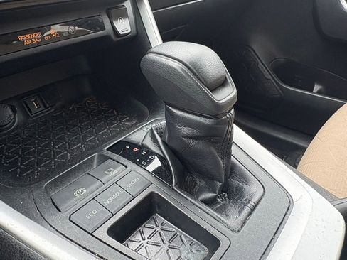 Used 2020 Toyota RAV4 XLE w/ Convenience Package image 23