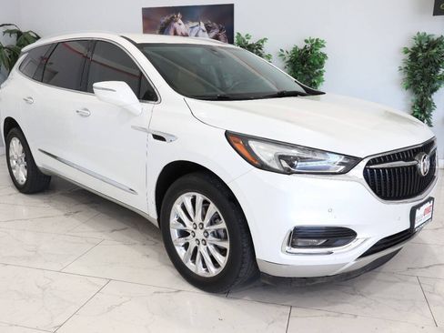 Used 2018 Buick Enclave Premium FWD image 2