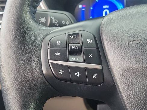 Certified 2020 Ford Escape Titanium FWD image 8
