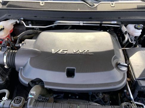 Used 2022 Chevrolet Colorado Z71 AWD/4WD image 32