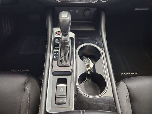 Used 2024 Nissan Altima 2.5 SV w/ SV Premium Package FWD image 25