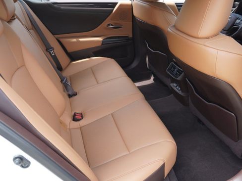 Certified 2021 Lexus ES 350 w/ Premium Package FWD image 31