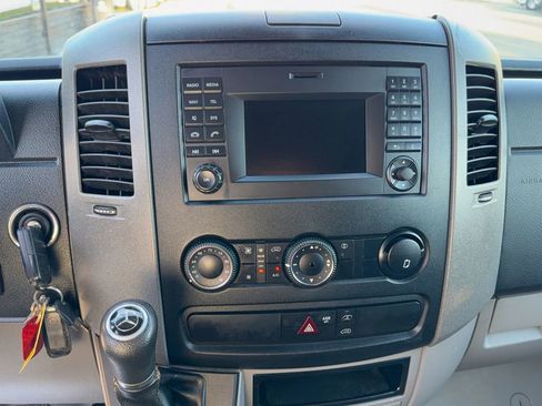 Used 2015 Mercedes-Benz Sprinter 3500 image 18