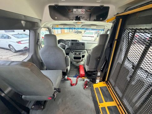 Used 2014 Ford E-250 and Econoline 250 Extended w/ Power Group RWD image 50