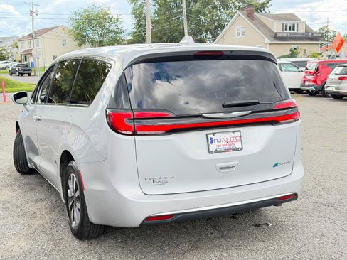 Used 2022 Chrysler Pacifica Touring-L FWD image 89