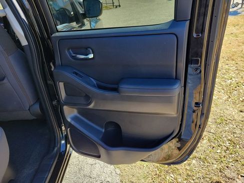 Used 2023 Nissan Frontier SV w/ SV Convenience Package image 30