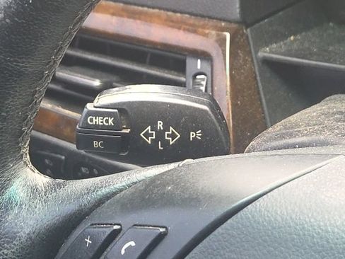 Used 2006 BMW 530xi Sedan AWD/4WD image 32