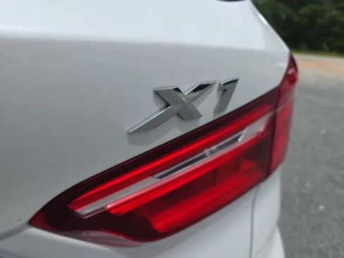 Used 2017 BMW X1 xDrive28i AWD/4WD image 11