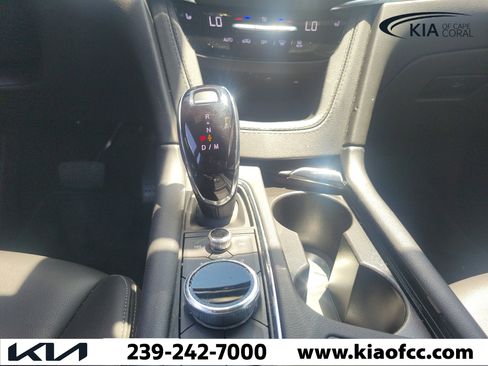 Used 2023 Cadillac XT6 Luxury w/ LPO, Premium Carpet Package FWD image 17