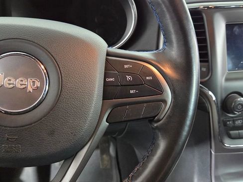 Used 2020 Jeep Grand Cherokee Laredo image 20