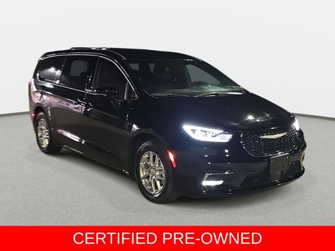 Used 2025 Chrysler Pacifica Select FWD image 3