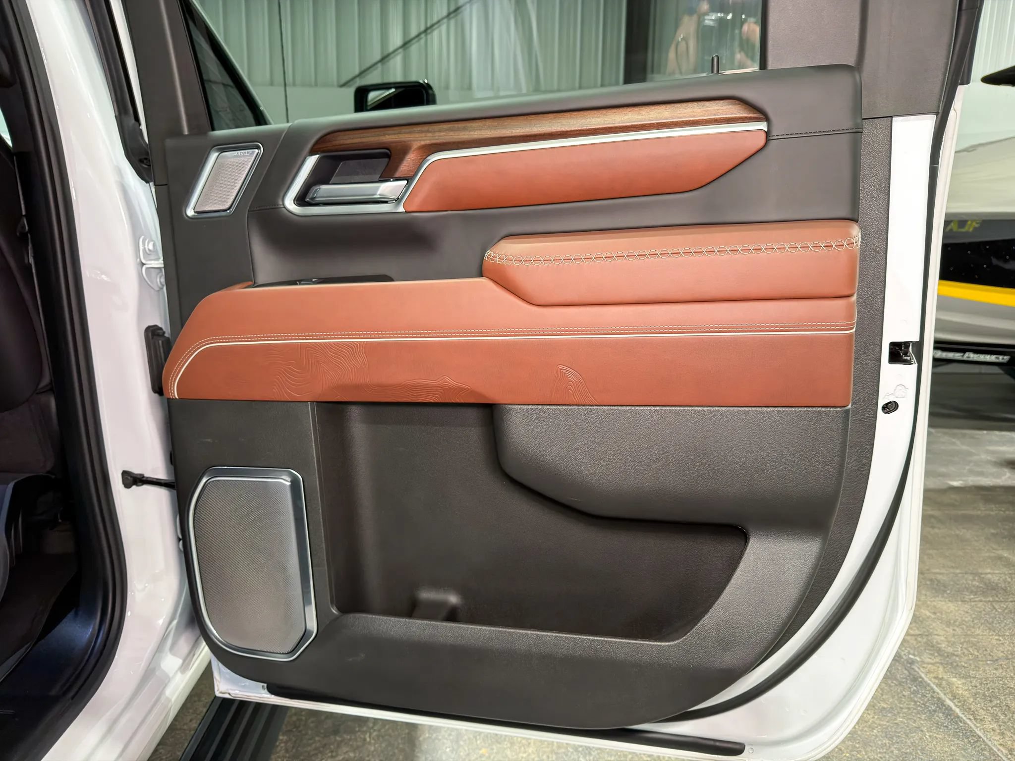 Used 2025 GMC Sierra 3500 Denali Ultimate AWD/4WD image 12
