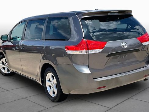 Used 2013 Toyota Sienna L FWD image 11