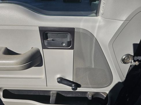 Used 2005 Ford F150 STX image 9