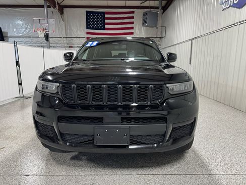 Used 2023 Jeep Grand Cherokee L Laredo image 3