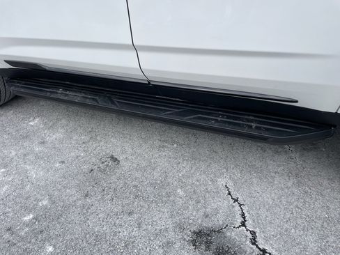 Used 2024 Cadillac Escalade Sport w/ LPO, ONYX Package image 42