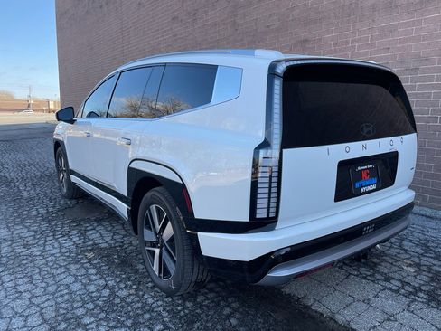 New 2026 Hyundai Ioniq 9 SEL w/ Tow & Go Package image 3