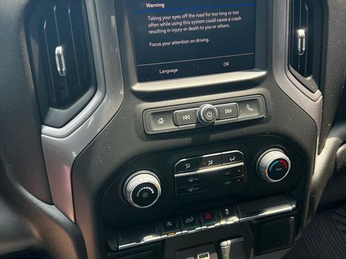 Used 2022 Chevrolet Silverado 1500 Custom AWD/4WD image 18