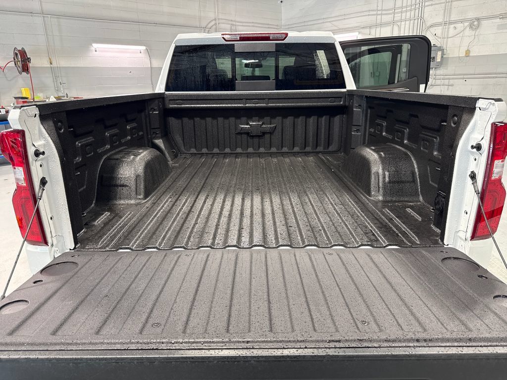 New 2026 Chevrolet Silverado 1500 RST w/ Dark Appearance Package AWD/4WD image 45