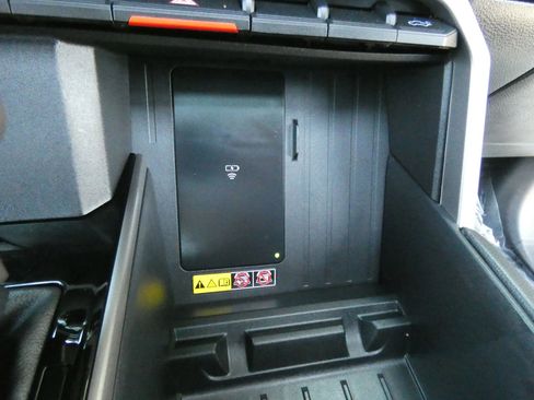 Used 2025 Toyota Tundra Limited image 74