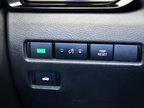 Used 2024 Nissan Sentra SV FWD image 28