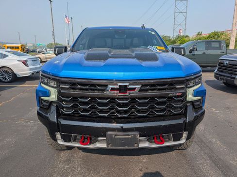 Used 2022 Chevrolet Silverado 1500 ZR2 w/ Technology Package AWD/4WD image 2