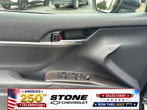 Used 2024 Toyota Camry SE FWD image 13