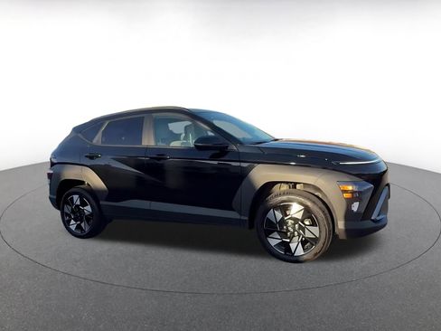 Used 2025 Hyundai Kona SEL image 2