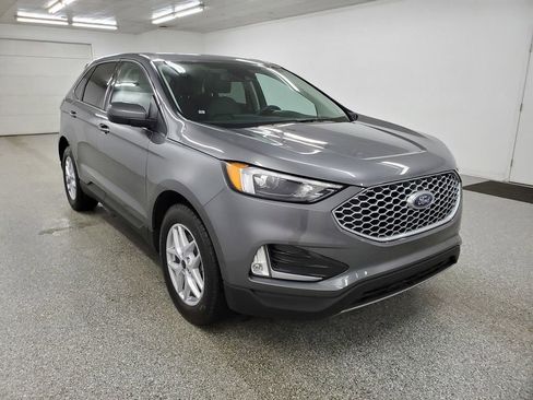Used 2024 Ford Edge SEL w/ Convenience Package image 3