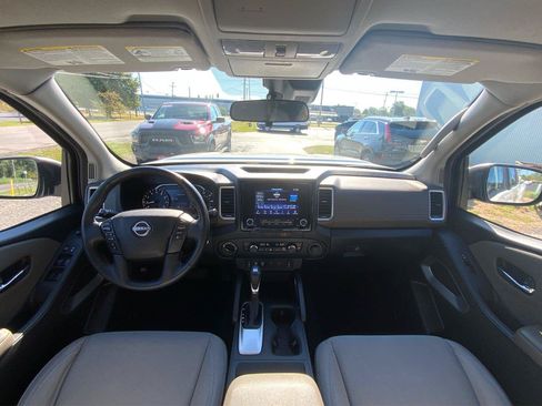 Used 2022 Nissan Frontier SV AWD/4WD image 30