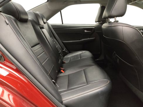 Used 2015 Toyota Camry XLE image 19