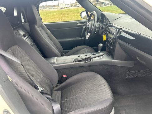 Used 2008 MAZDA MX-5 Miata Sport image 16