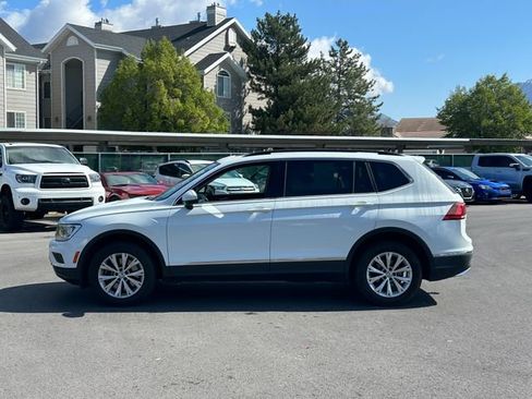 Used 2018 Volkswagen Tiguan SE w/ Panoramic Sunroof Package AWD/4WD image 8