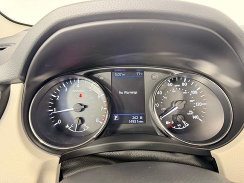 Used 2021 Nissan Rogue Sport SV w/ Technology Package FWD image 20