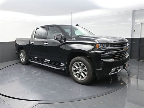 Used 2022 Chevrolet Silverado 1500 High Country w/ Technology Package image 9