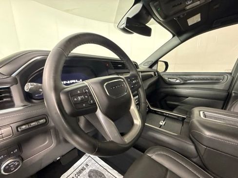 Used 2023 GMC Yukon Denali AWD/4WD image 5