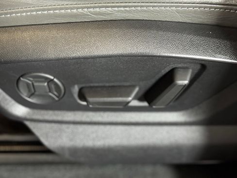 Used 2019 Audi Q8 Premium w/ Convenience Package image 16