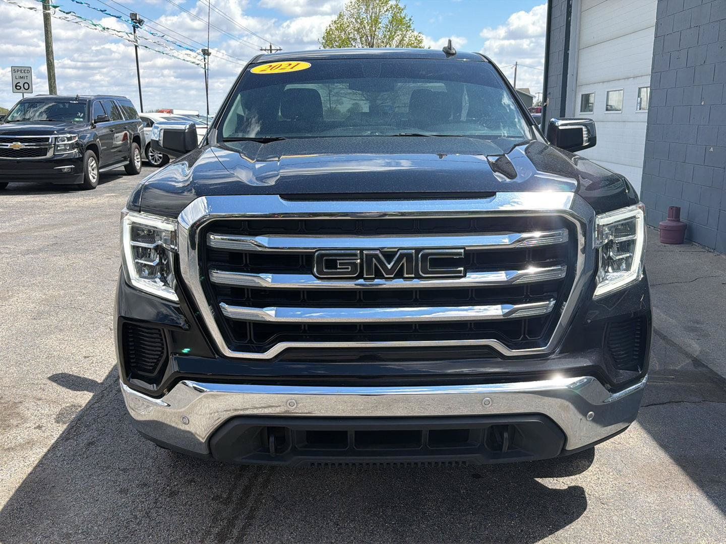 Used 2021 GMC Sierra 1500 SLE w/ Driver Alert Package I AWD/4WD image 2