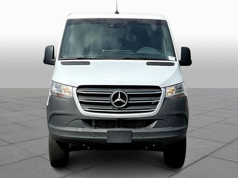 Used 2024 Mercedes-Benz Sprinter 2500 image 3