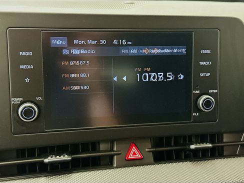 Used 2025 Kia Sportage LX image 21