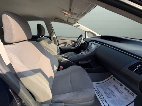 Used 2015 Toyota Prius Three image 16