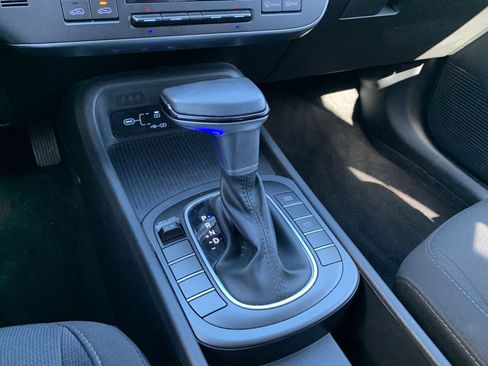 Used 2025 Hyundai Kona SEL image 41