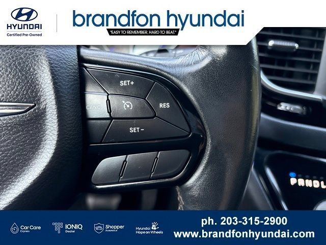 Used 2020 Chrysler Pacifica Touring-L FWD image 13