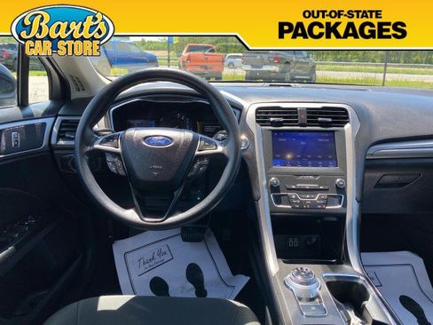 Used 2020 Ford Fusion SE FWD image 21