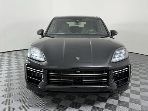 New 2025 Porsche Cayenne Turbo image 6