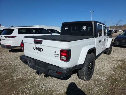 Used 2023 Jeep Gladiator Willys image 3