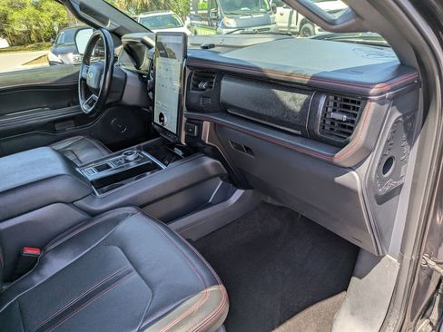 Used 2023 Ford Expedition Max Limited image 13