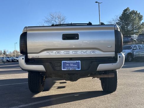 Used 2022 Toyota Tacoma TRD Off-Road image 6
