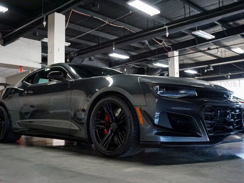 Used 2018 Chevrolet Camaro ZL1 image 2