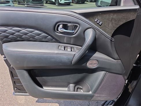 Used 2023 INFINITI QX80 Sensory w/ All-Season Package image 19